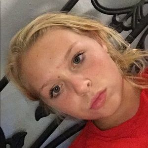 Meet your Posher, Kenzie